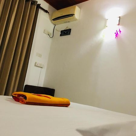The Shade Brothers Hotel Katunayaka Buitenkant foto